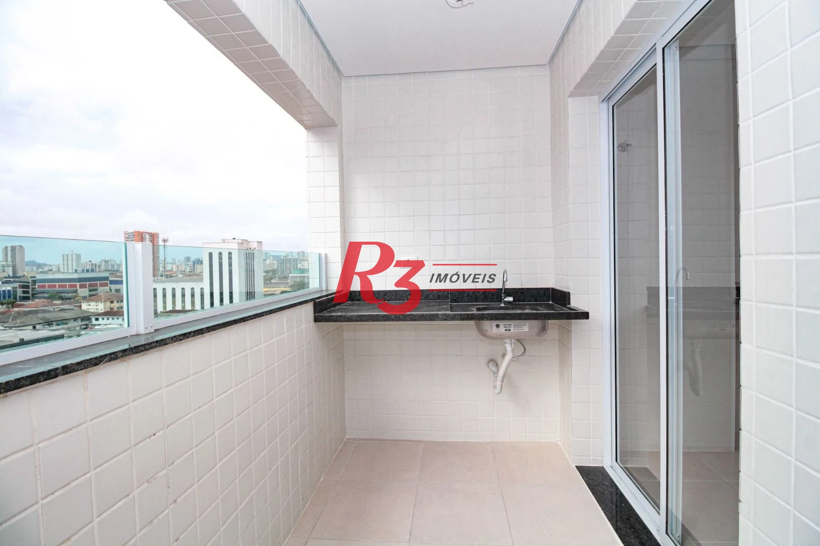 Apartamento com 2 dormitórios à venda, 61 m² por R$ 550.000,00 - Macuco - Santos/SP