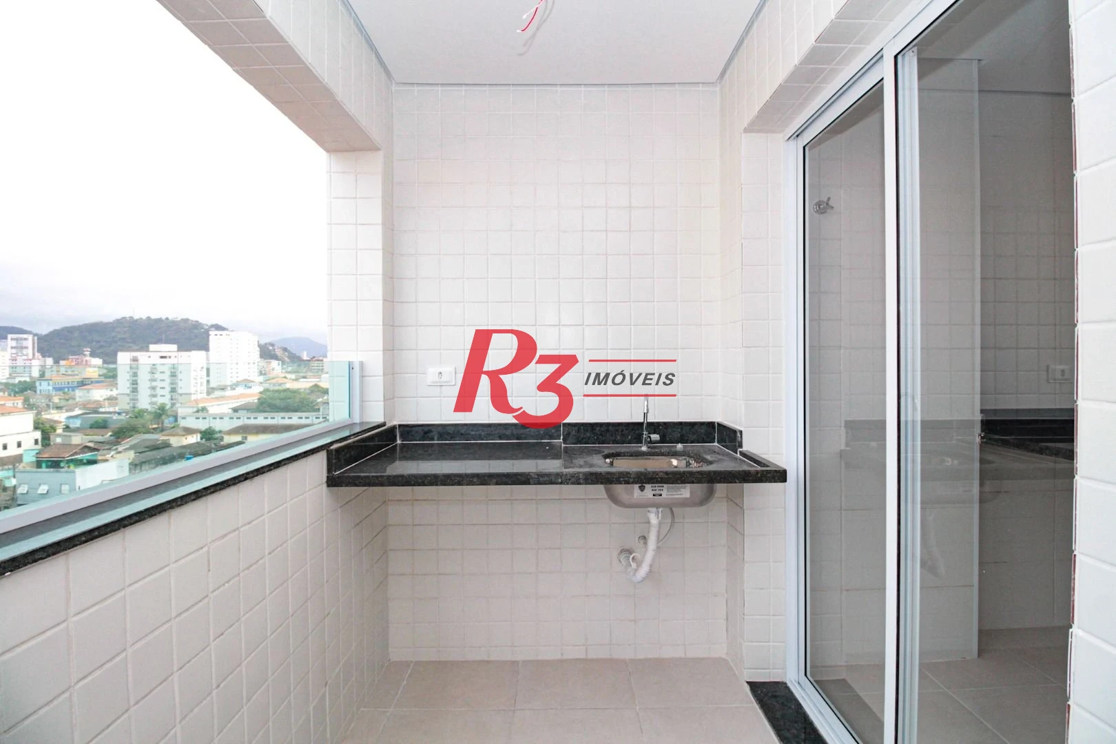 Apartamento com 2 dormitórios à venda, 59 m² por R$ 520.000,00 - Macuco - Santos/SP