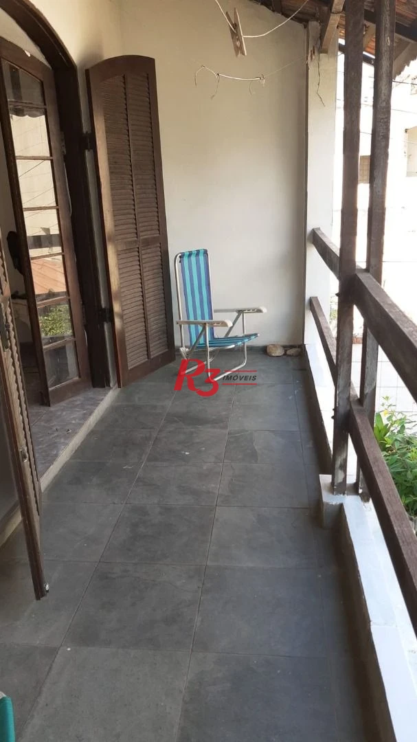 Sobrado com 3 dormitórios à venda, 119 m² por R$ 450.000 no Centro de São Vicente/SP