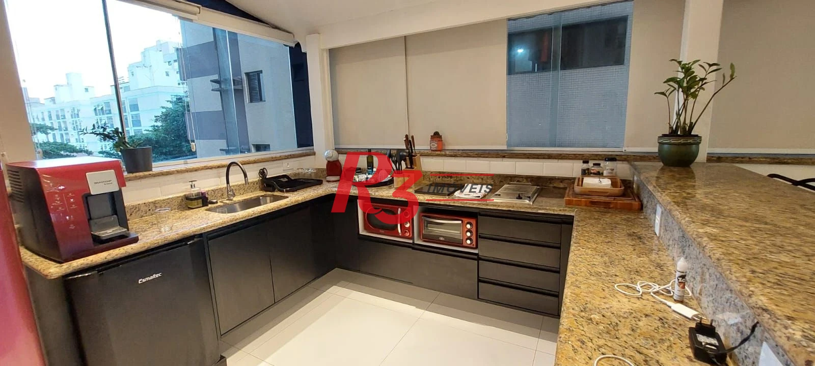 Apartamento Garden com 3 dormitórios à venda, 203 m² por R$ 3.180.000,00 - Gonzaga - Santos/SP