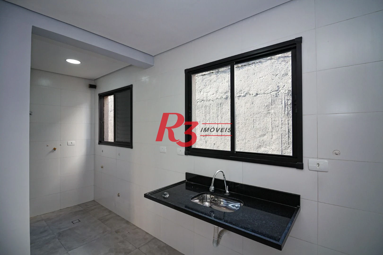 Sobrado com 2 dormitórios à venda, 92 m² por R$ 550.000,00 - Marapé - Santos/SP