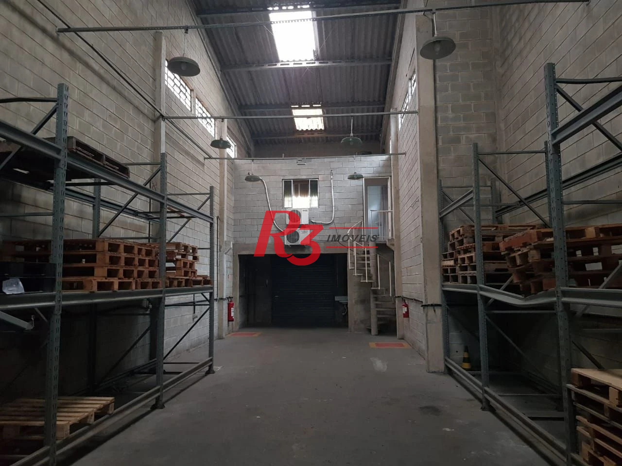 Galpão, 240 m² - venda por R$ 1.350.000,00 ou aluguel por R$ 8.933,70/mês - Paquetá - Santos/SP