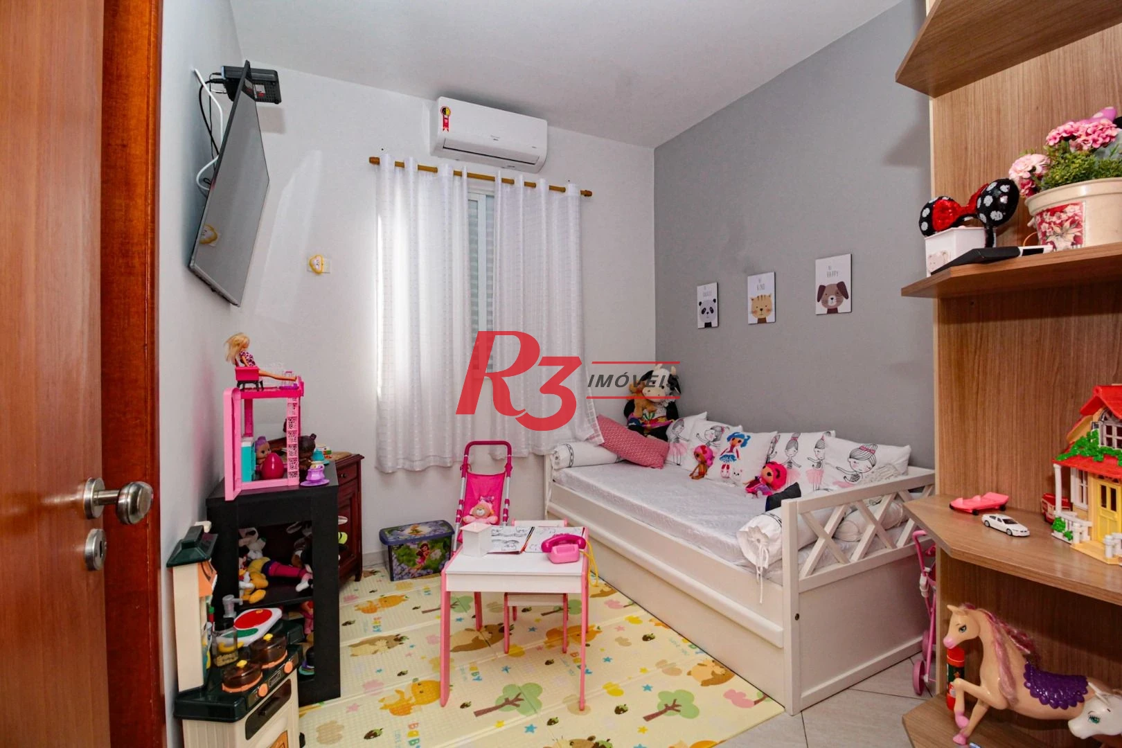 Sobrado com 4 dormitórios à venda, 227 m² por R$ 1.700.000,00 - Boqueirão - Santos/SP