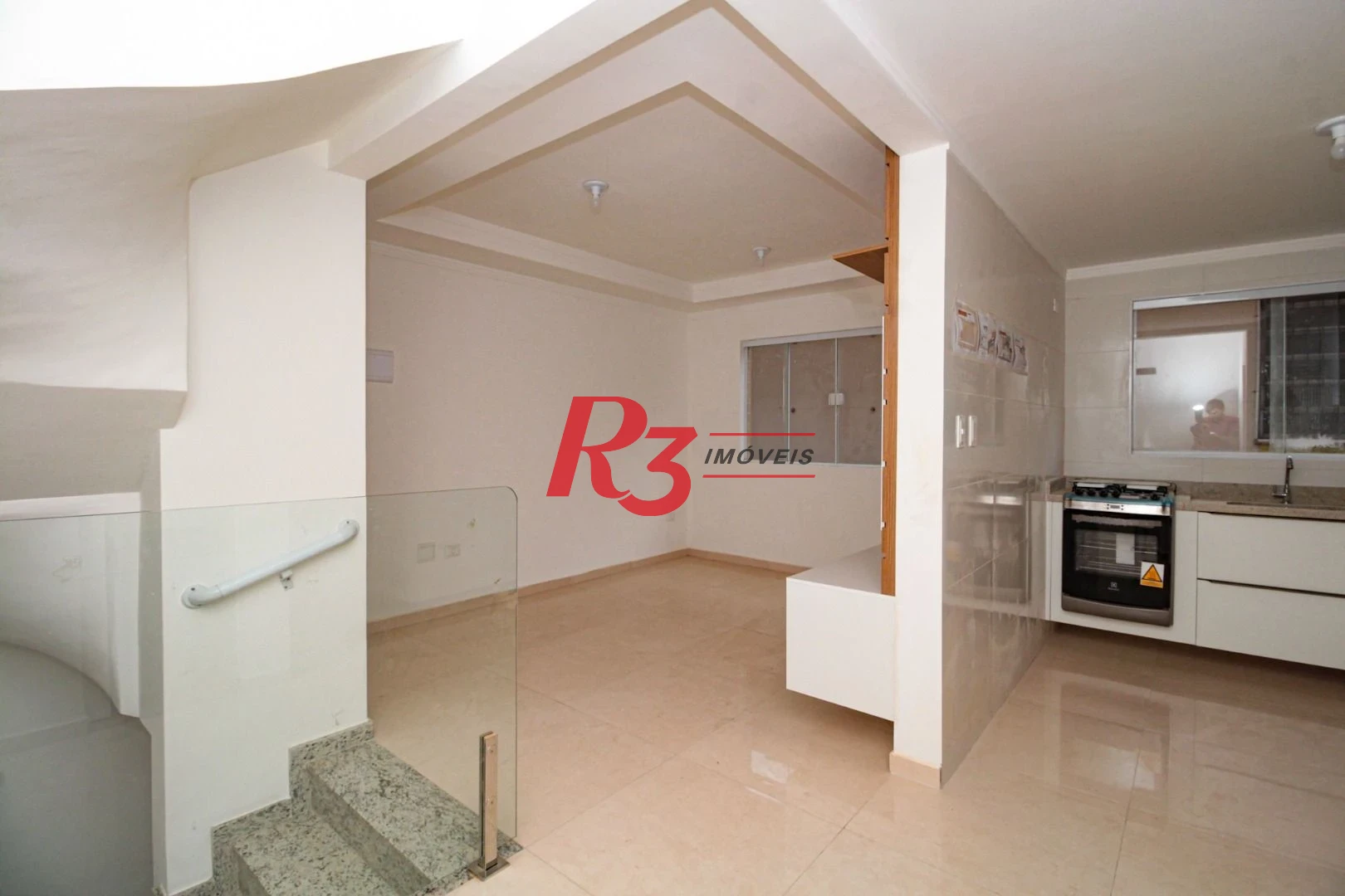 Sobrado com 2 dormitórios à venda, 103 m² por R$ 690.000 - Campo Grande - Santos/SP