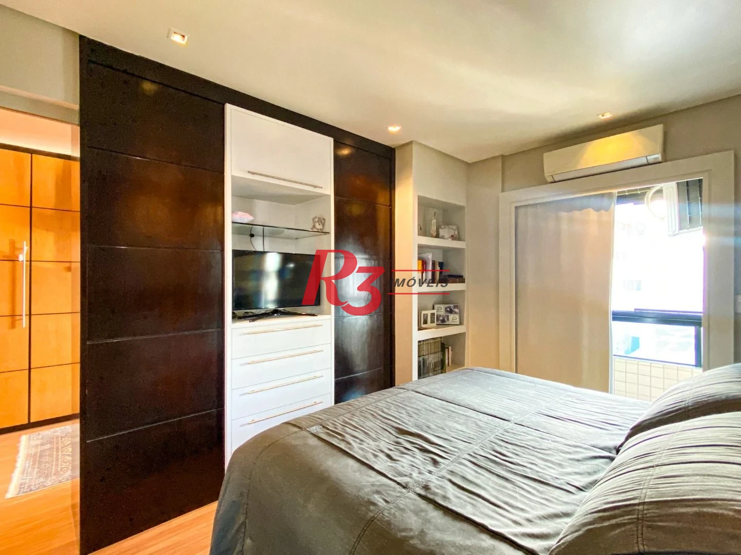 Cobertura com 1 dormitório à venda, 197 m² por R$ 1.500.000,00 - Gonzaga - Santos/SP