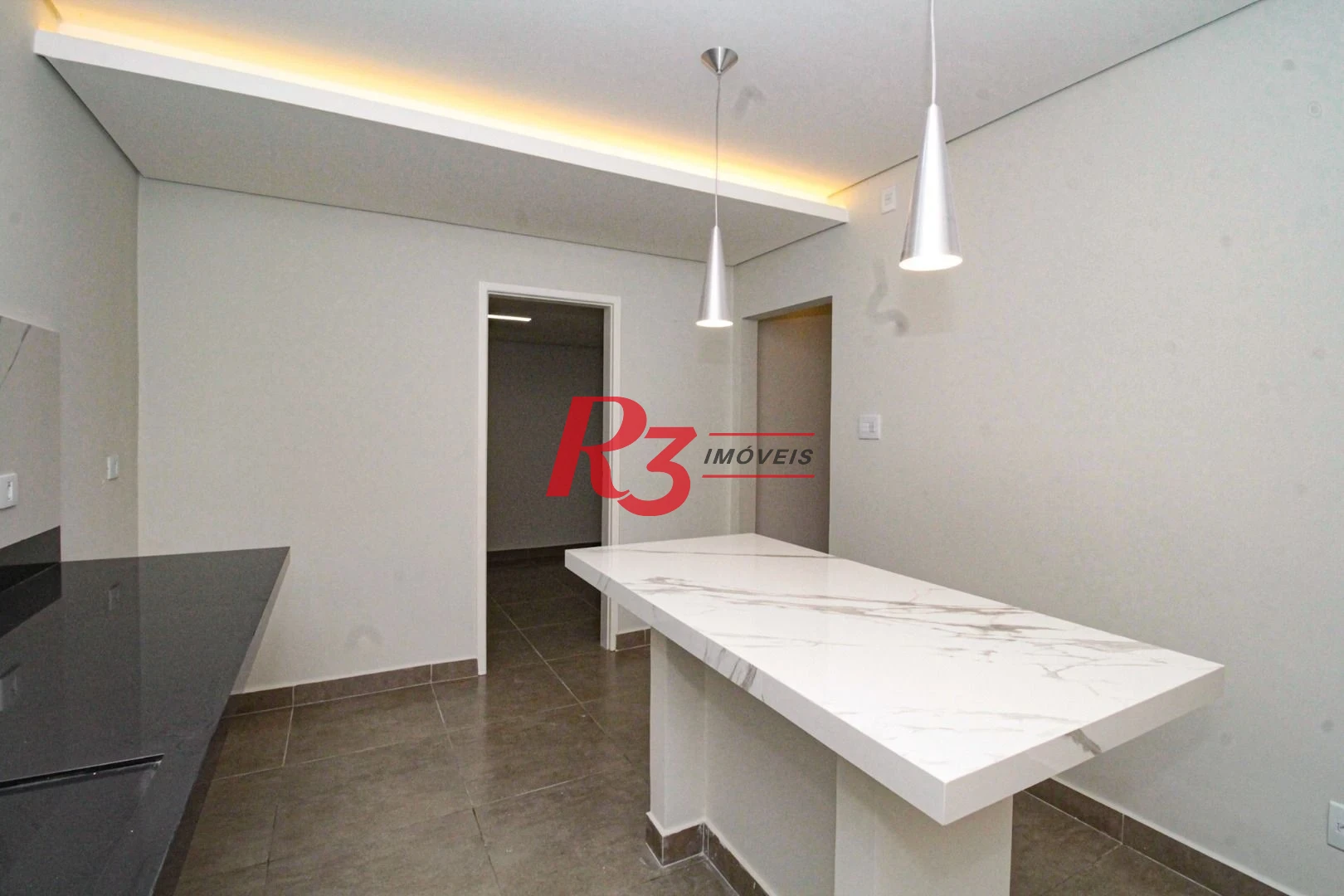 Sobrado com 2 dormitórios à venda, 140 m² por R$ 699.500,00 - Marapé - Santos/SP