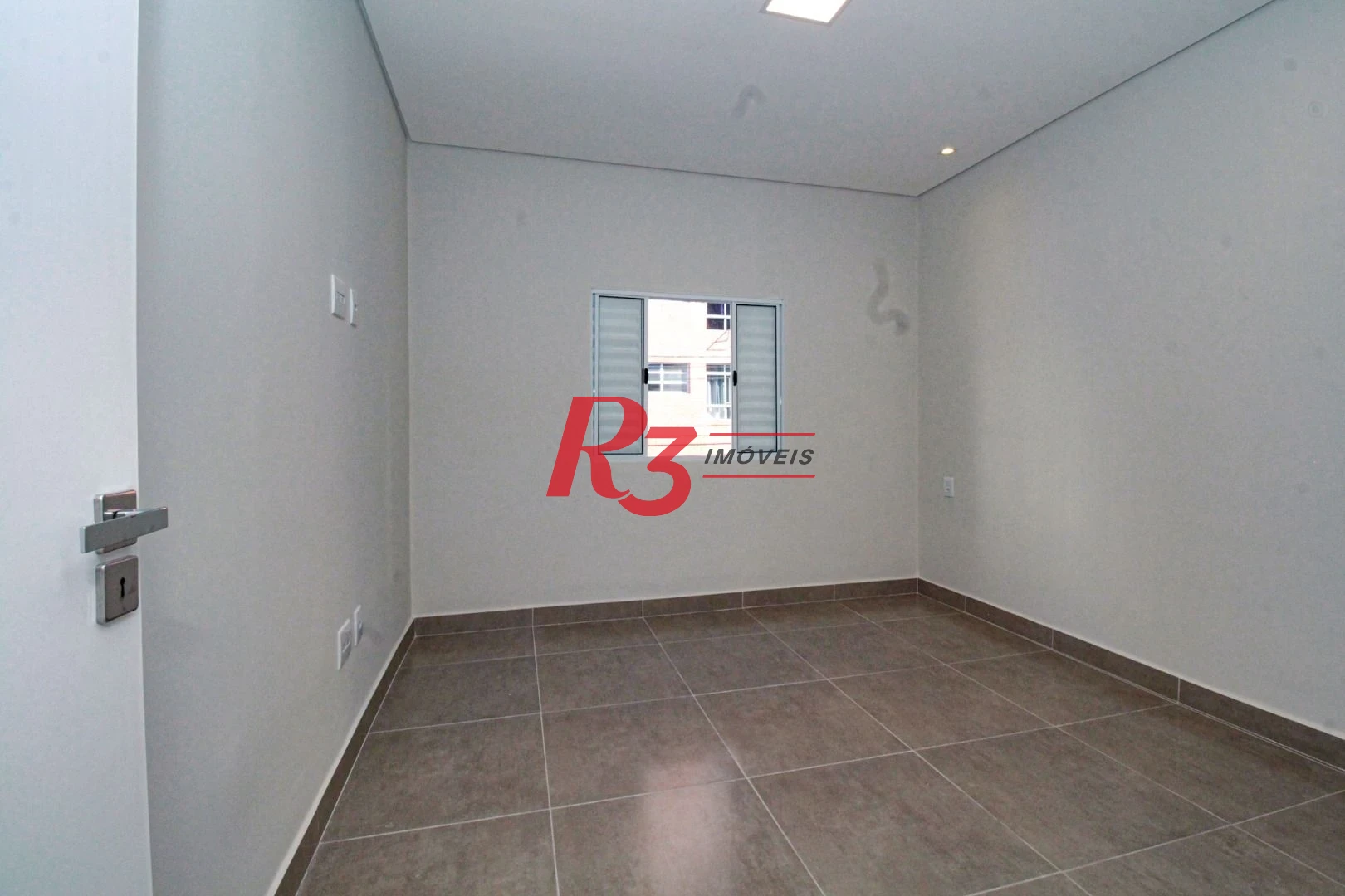 Sobrado com 2 dormitórios à venda, 140 m² por R$ 699.500,00 - Marapé - Santos/SP