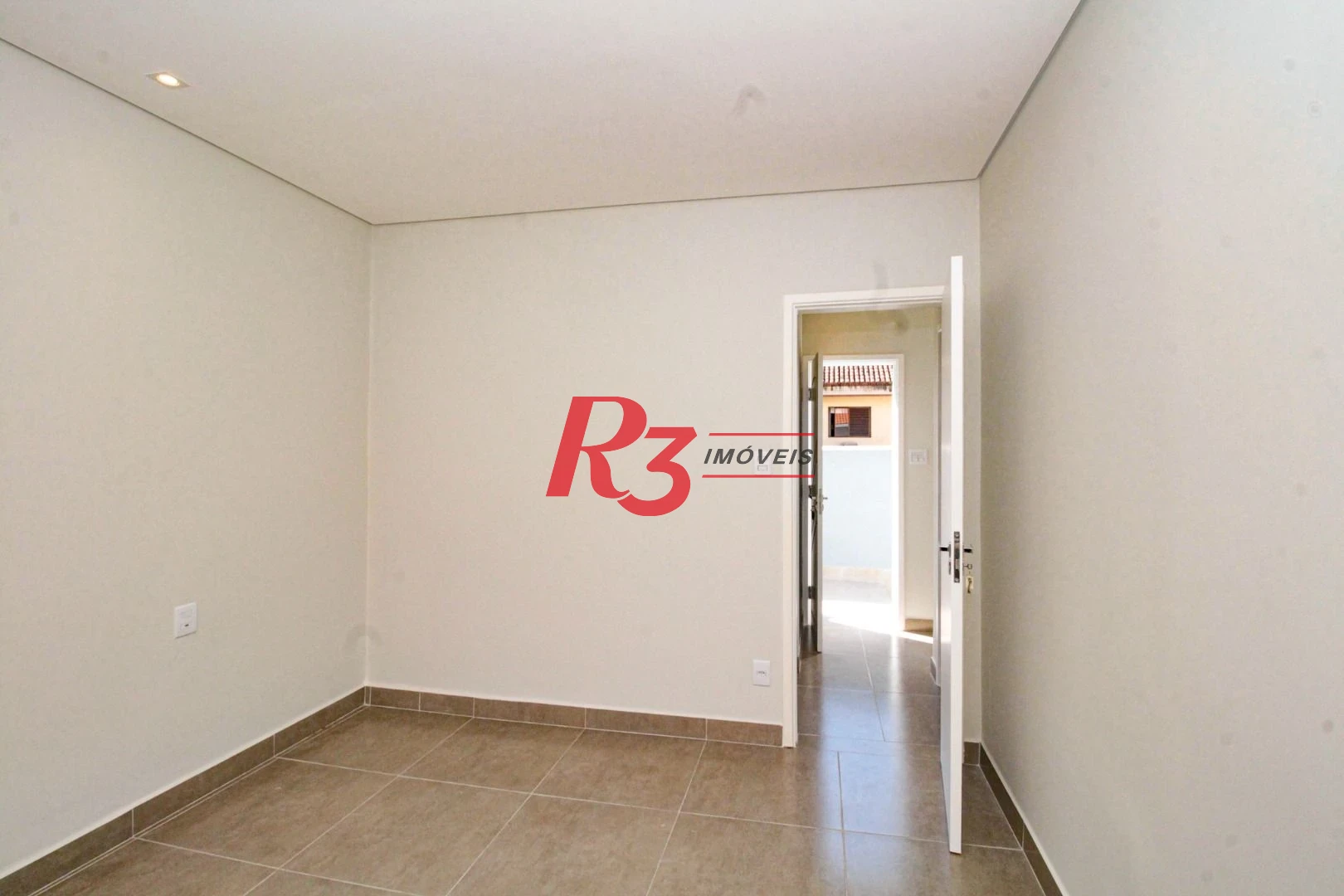 Sobrado com 2 dormitórios à venda, 140 m² por R$ 699.500,00 - Marapé - Santos/SP