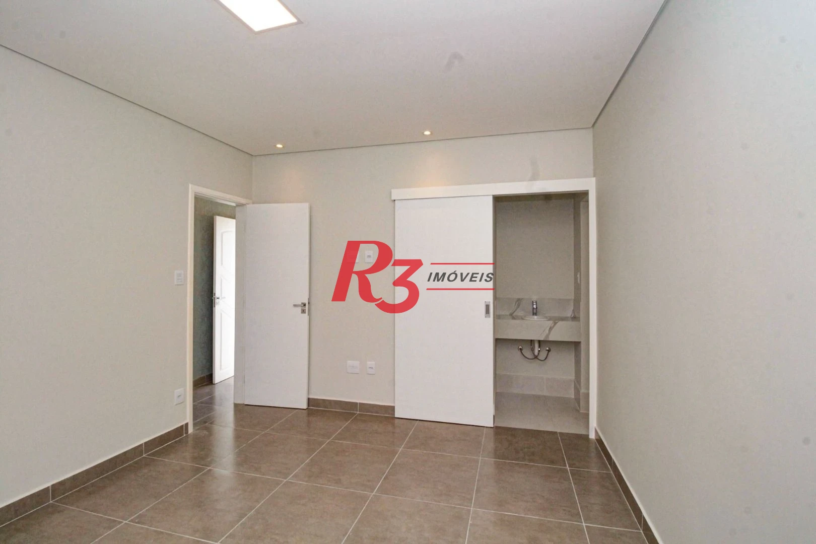 Sobrado com 2 dormitórios à venda, 140 m² por R$ 699.500,00 - Marapé - Santos/SP