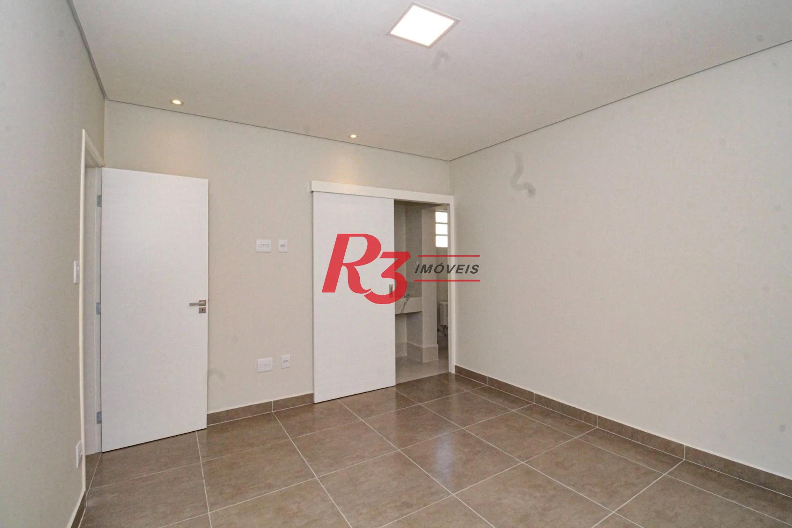 Sobrado com 2 dormitórios à venda, 140 m² por R$ 699.500,00 - Marapé - Santos/SP