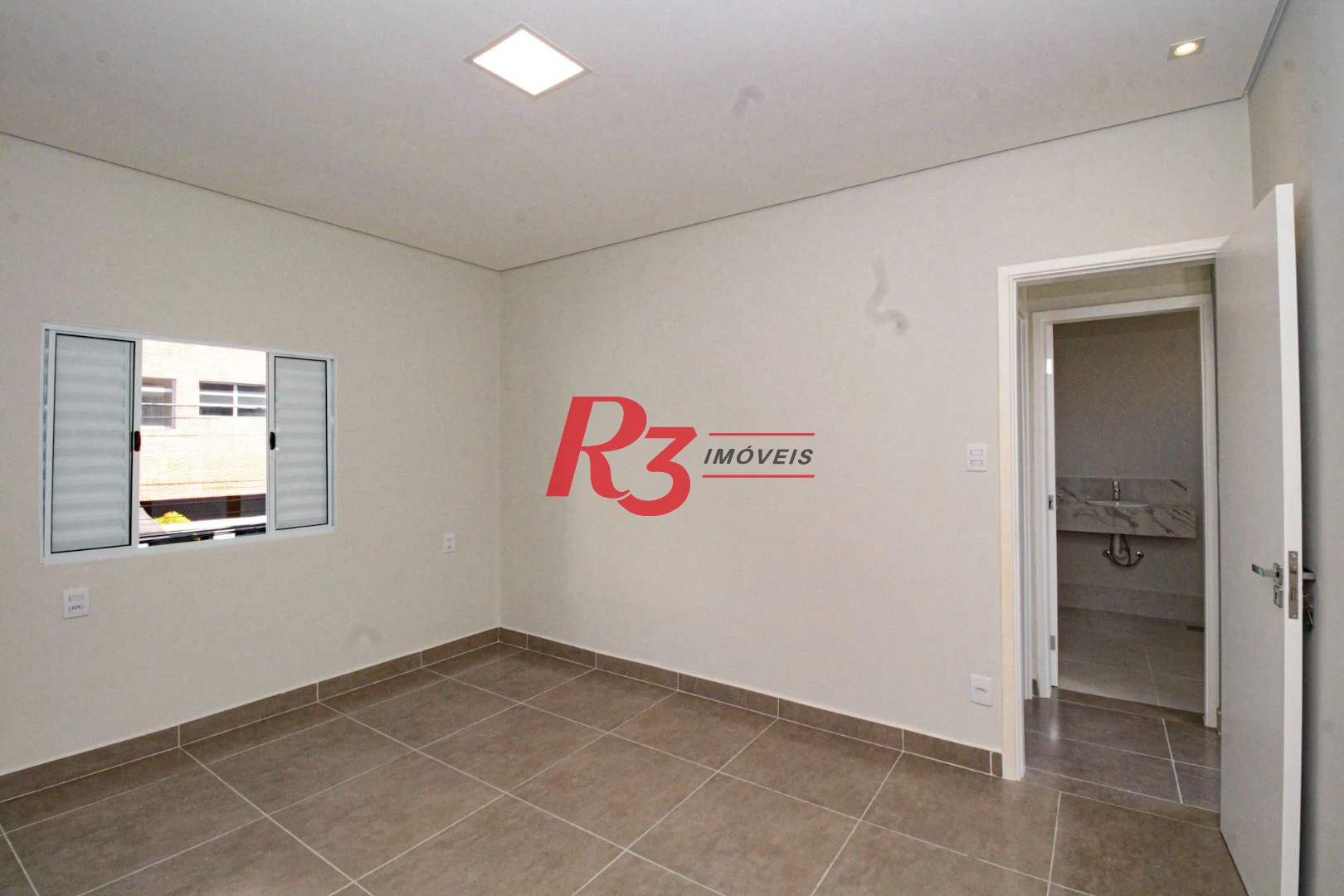 Sobrado com 2 dormitórios à venda, 140 m² por R$ 699.500,00 - Marapé - Santos/SP