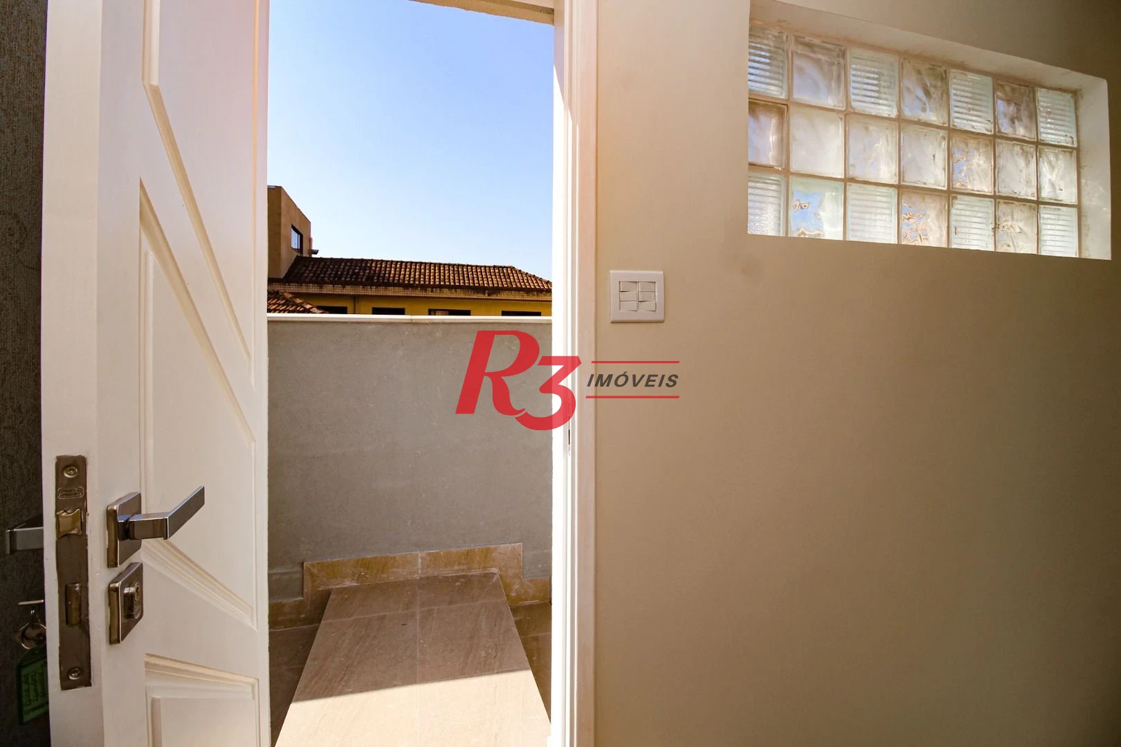 Sobrado com 2 dormitórios à venda, 140 m² por R$ 699.500,00 - Marapé - Santos/SP