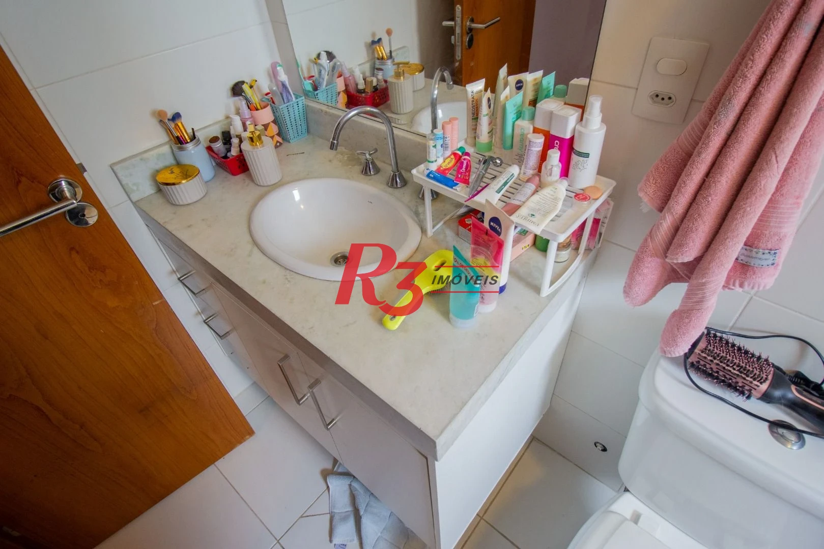 Apartamento  com 3 dormitórios c 3 suites Gonzaga - Santos