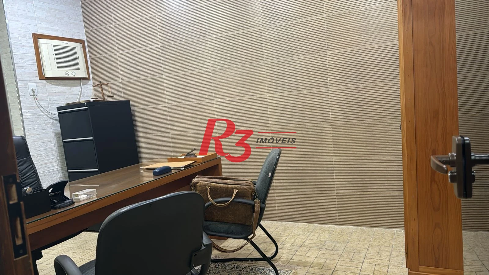 Casa com 3 dormitórios à venda, 98 m² por R$ 700.000,00 - Centro - São Vicente/SP