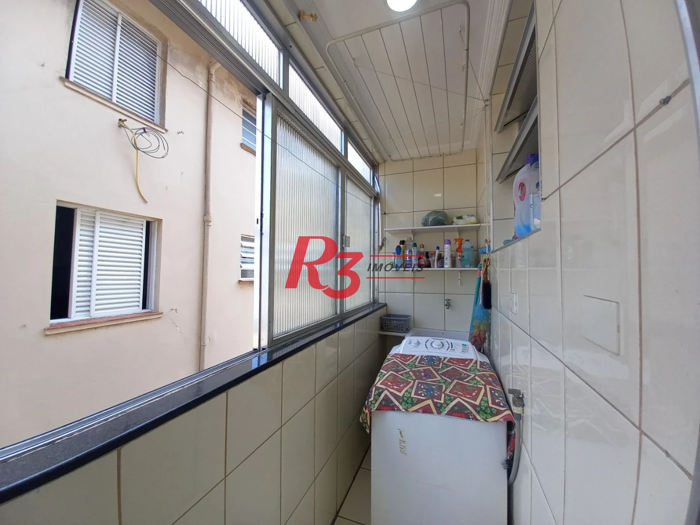Apartamento com 2 dormitórios à venda, 60 m² por R$ 380.000,00 - Vila Matias - Santos/SP