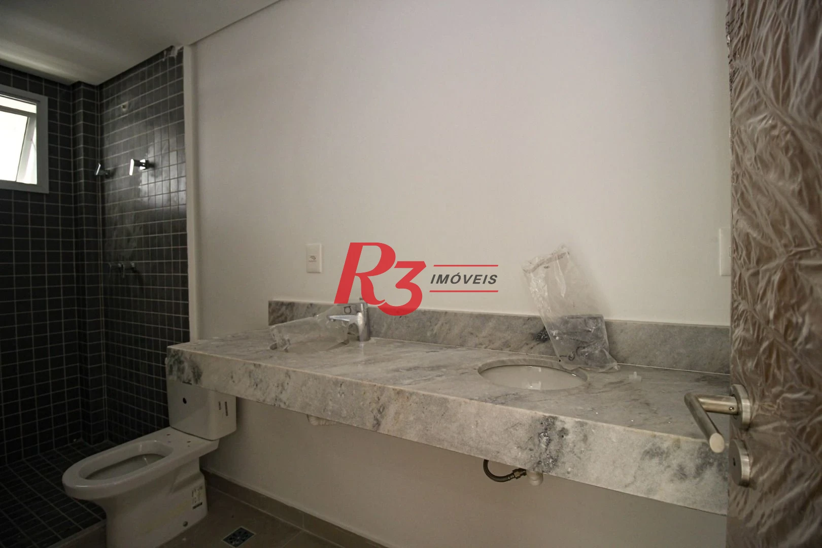 Apartamento Duplex com 3 dormitórios à venda, 162 m² por R$ 1.791.570,00 - Boqueirão - Santos/SP