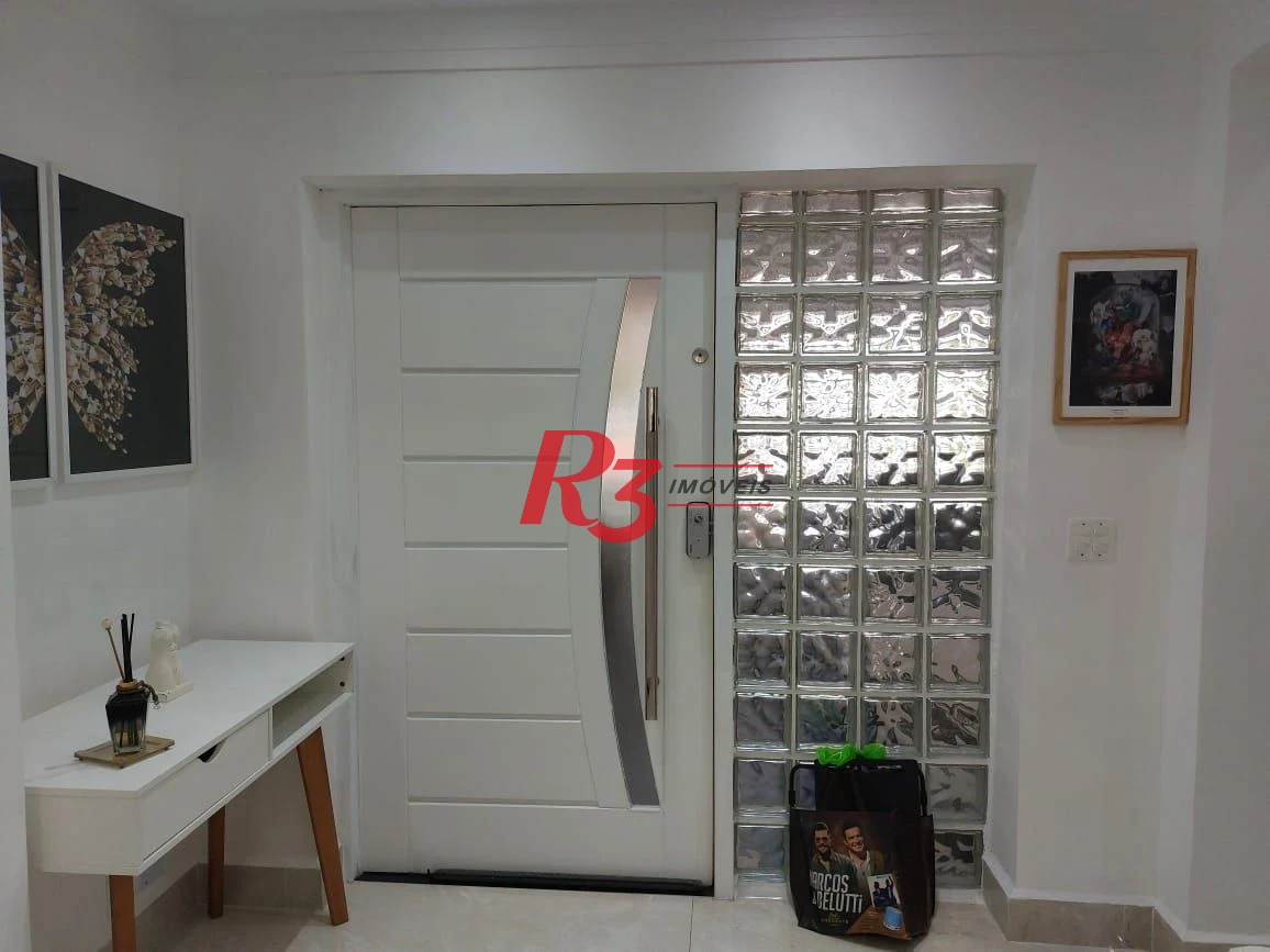 Sobrado com 3 dormitórios à venda, 200 m² por R$ 2.150.000,00 - Embaré - Santos/SP
