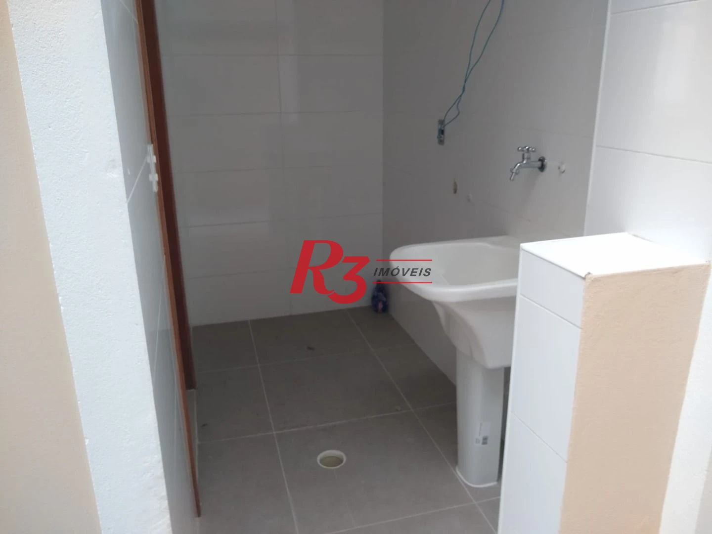 Sobrado com 3 dormitórios à venda, 100 m² por R$ 1.050.000,00 - Embaré - Santos/SP