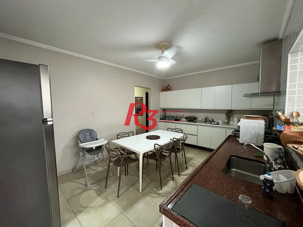Apartamento com 3 dormitórios à venda, 162 m² por R$ 980.000,00 - Gonzaga - Santos/SP