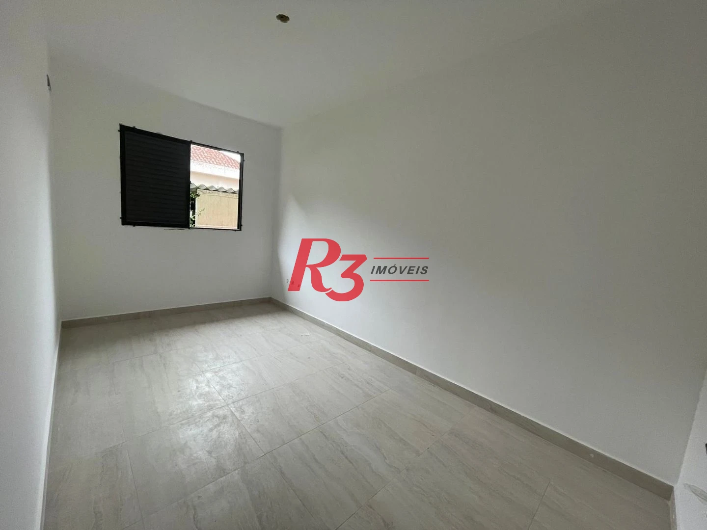 Sobrado fundos com 3 dormitórios, 1 suíte à venda, 152 m² por R$ 846.000 - Vila Belmiro - Santos/SP