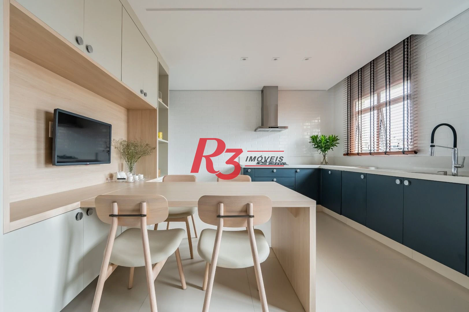 Apartamento de alto padrão com 3 suítes à venda, 234 m² por R$ 3.650.000 - Boqueirão - Santos/SP