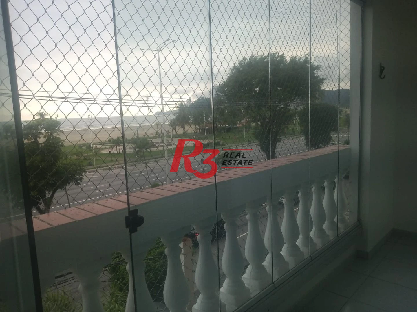 Apartamento com 2 dormitórios para alugar, 70 m² por R$ 3.000,00/mês - Itararé - São Vicente/SP