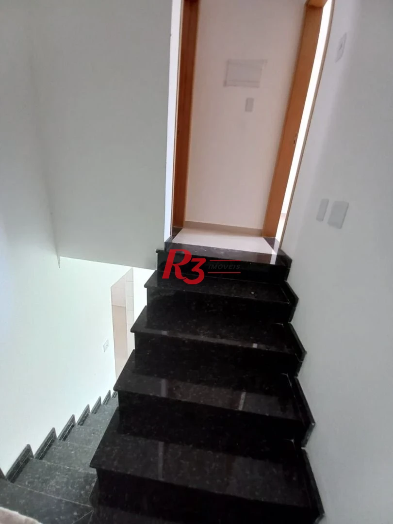 Village com 2 dormitórios à venda, 103 m² por R$ 680.000,00 - Campo Grande - Santos/SP