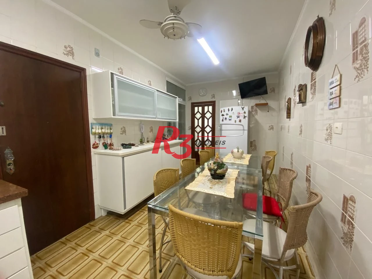 Apartamento com 4 dormitórios à venda, 184 m² por R$ 900.000,00 - Gonzaga - Santos/SP