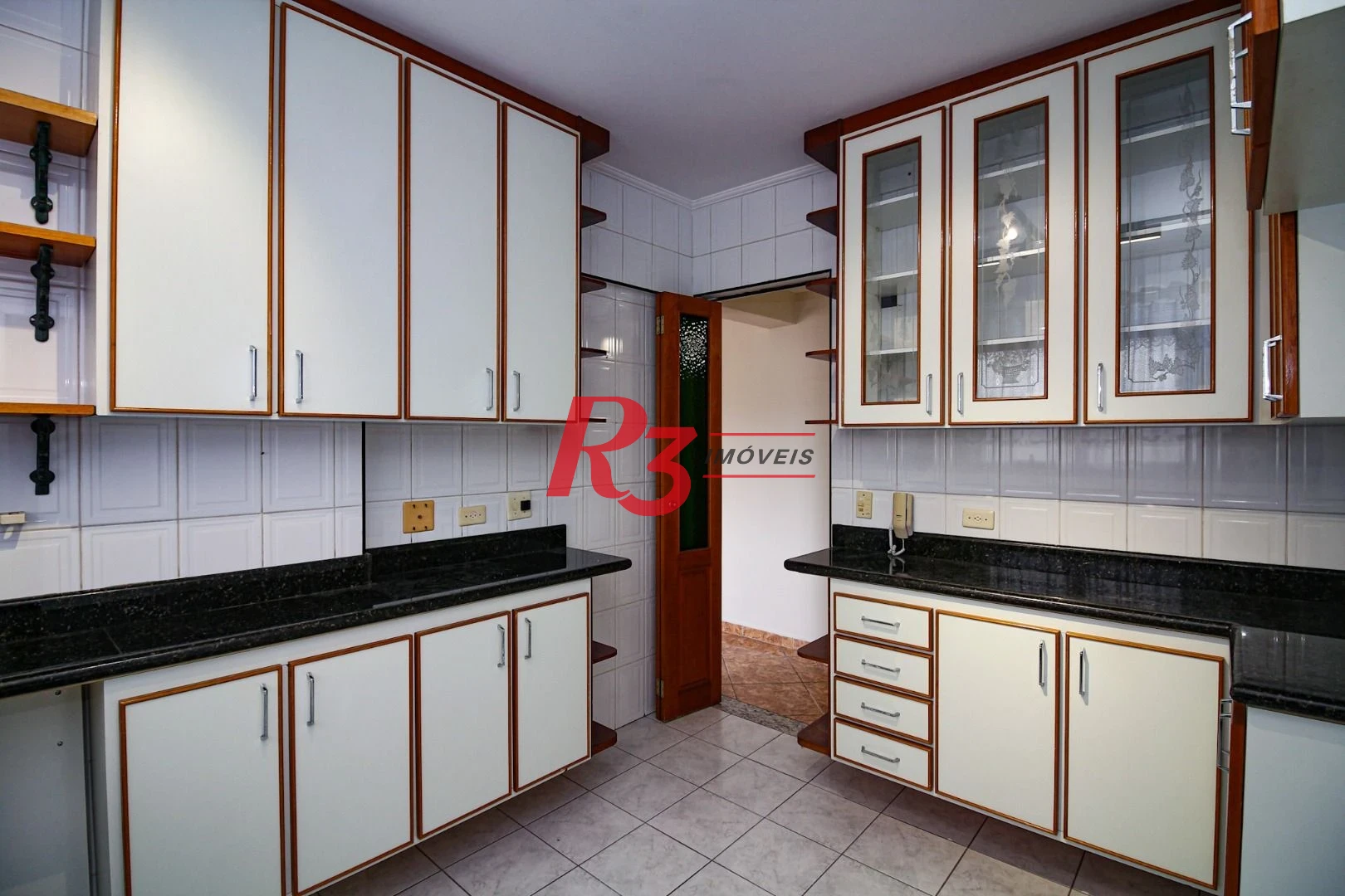 Apartamento com 2 dormitórios à venda, 75 m² por R$ 537.200,00 - Encruzilhada - Santos/SP
