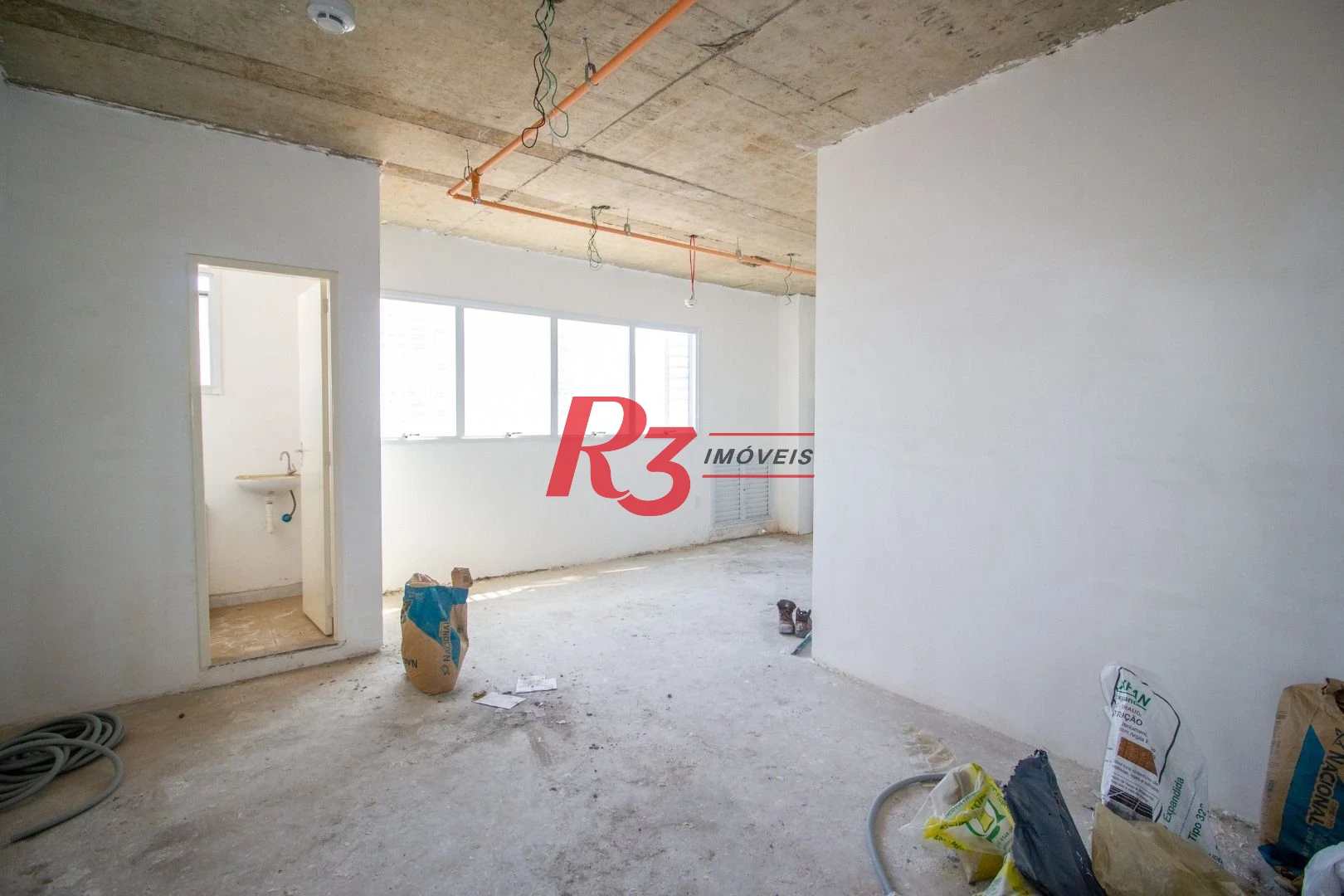 Sala à venda, 35 m² por R$ 332.690,00 - Ponta da Praia - Santos/SP