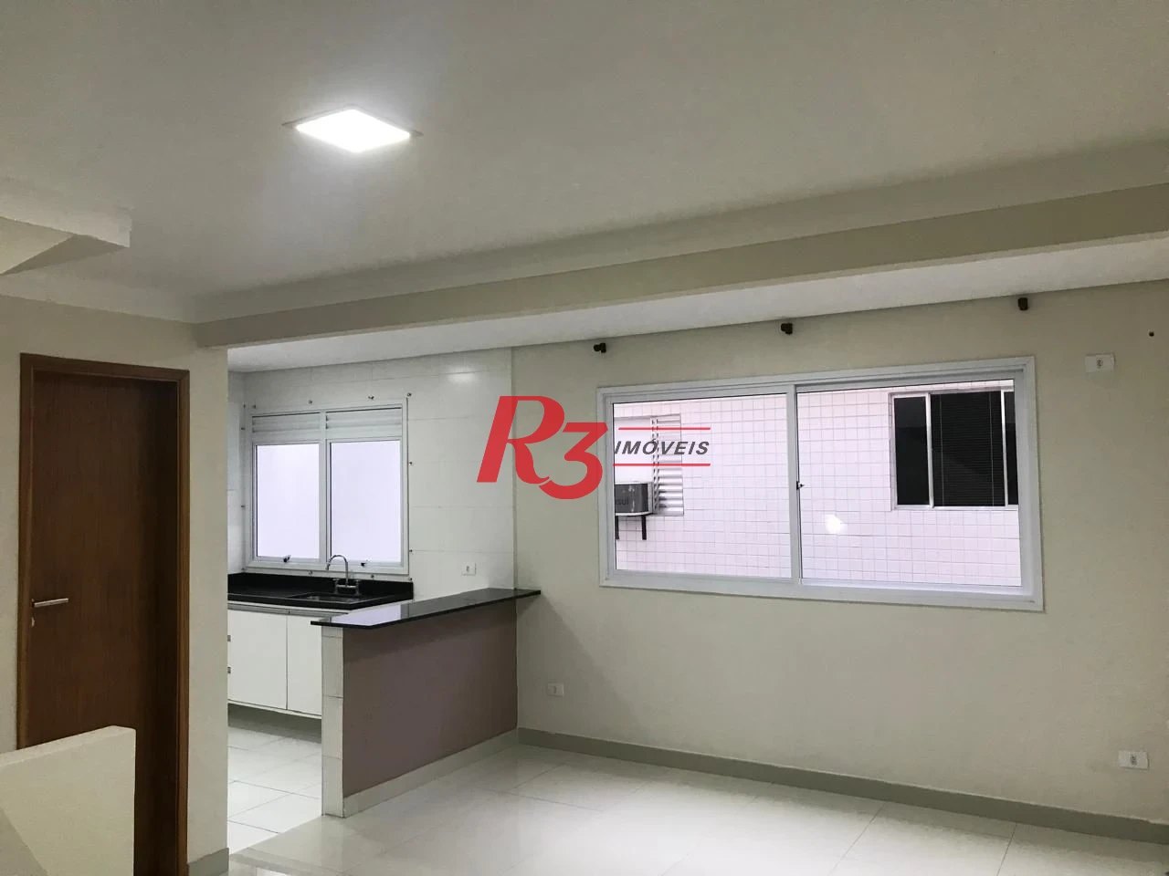 Casa com 2 dormitórios à venda, 110 m² por R$ 550.000,00 - Estuário - Santos/SP