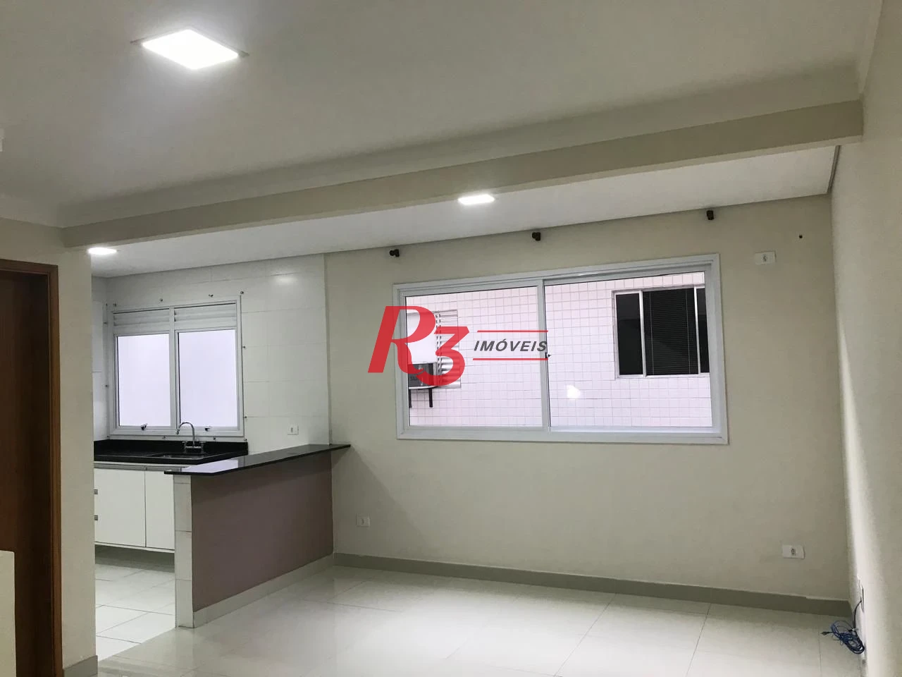Casa com 2 dormitórios à venda, 110 m² por R$ 550.000,00 - Estuário - Santos/SP