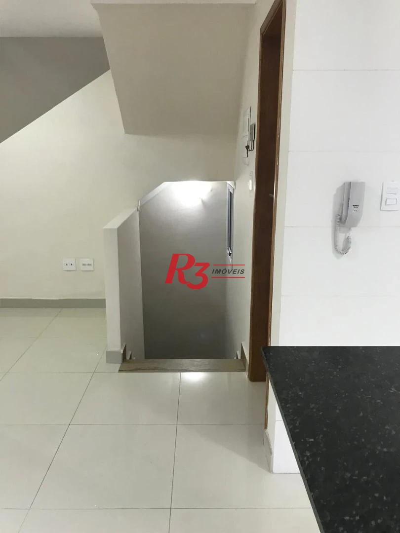 Casa com 2 dormitórios à venda, 110 m² por R$ 550.000,00 - Estuário - Santos/SP