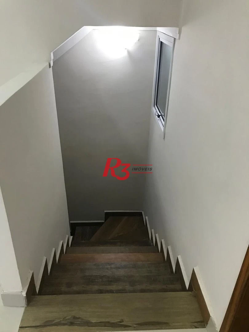 Casa com 2 dormitórios à venda, 110 m² por R$ 550.000,00 - Estuário - Santos/SP