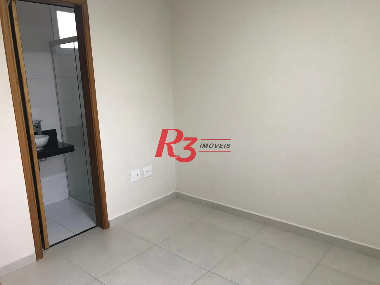 Casa com 2 dormitórios à venda, 110 m² por R$ 550.000,00 - Estuário - Santos/SP