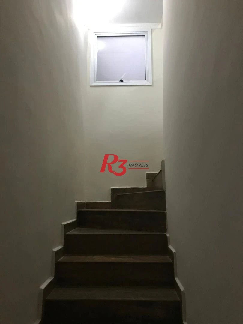 Casa com 2 dormitórios à venda, 110 m² por R$ 550.000,00 - Estuário - Santos/SP