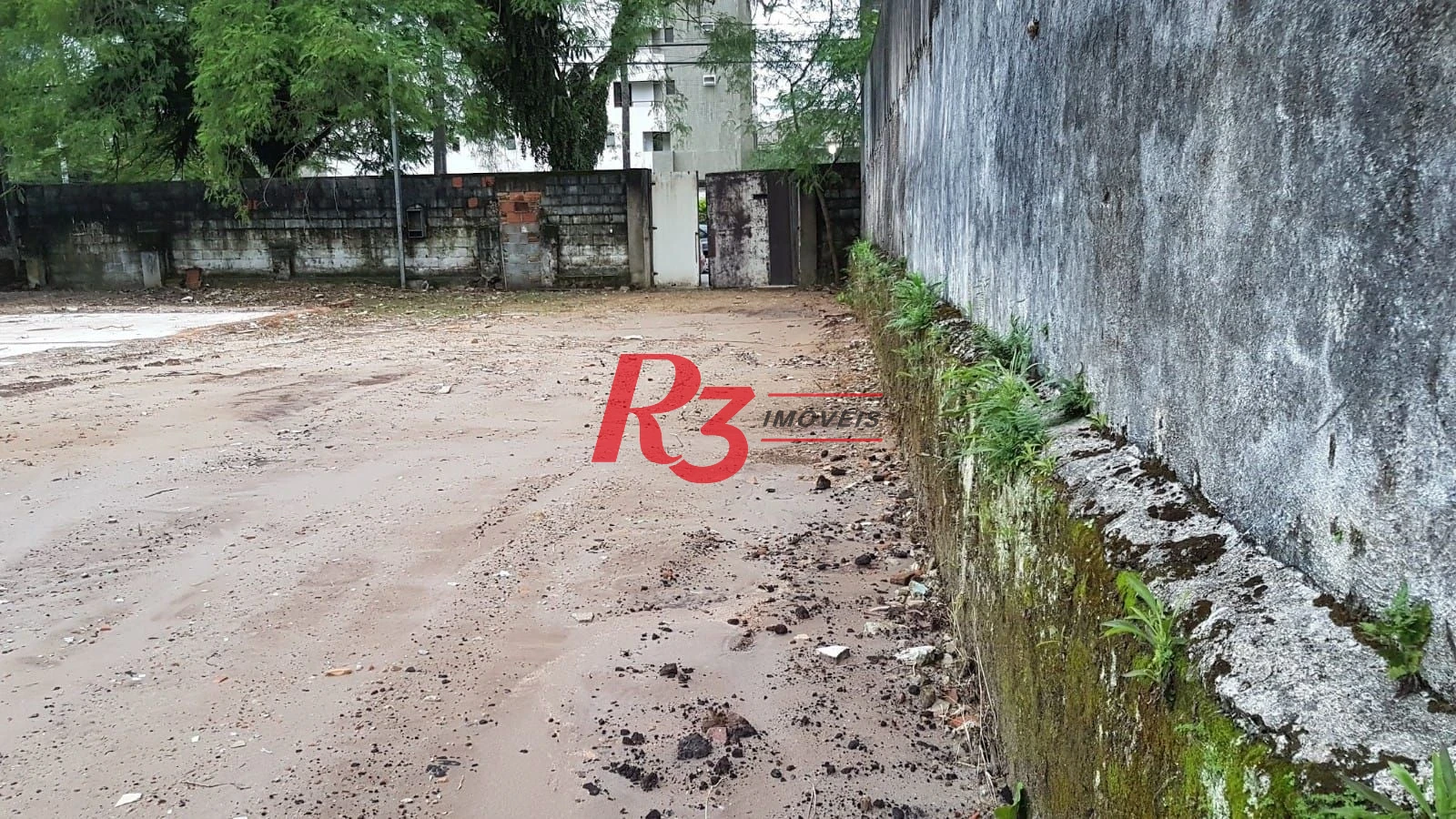 Terreno para alugar, 654 m² por R$ 10.913,07/mês - Centro - Guarujá/SP