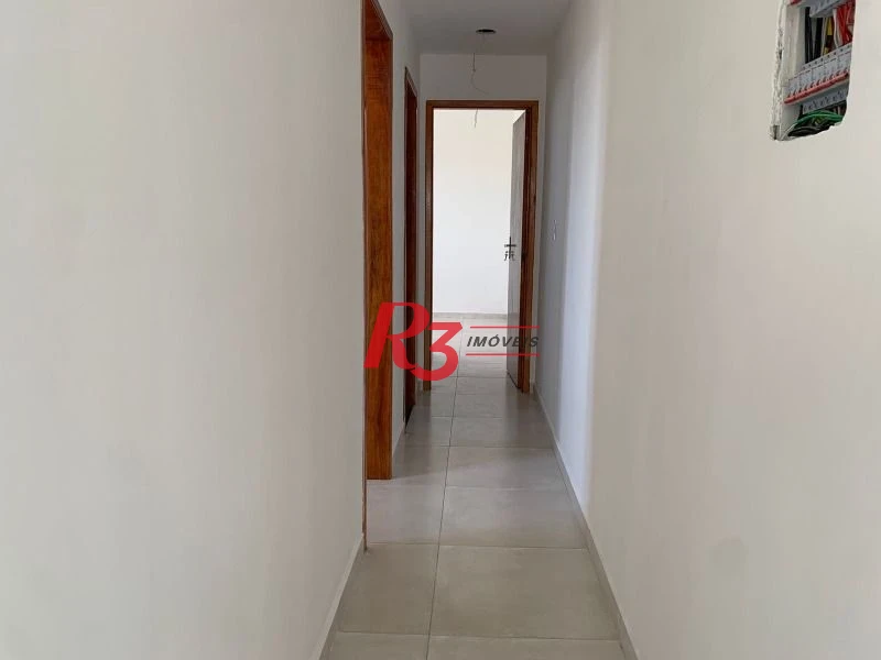 R3 REAL ESTATE VENDE CASA SOBRESPOSTA ALTA! Casa com 2 dormitórios à venda, 72 m² por R$ 320.000 - Chico de Paula - Santos/SP