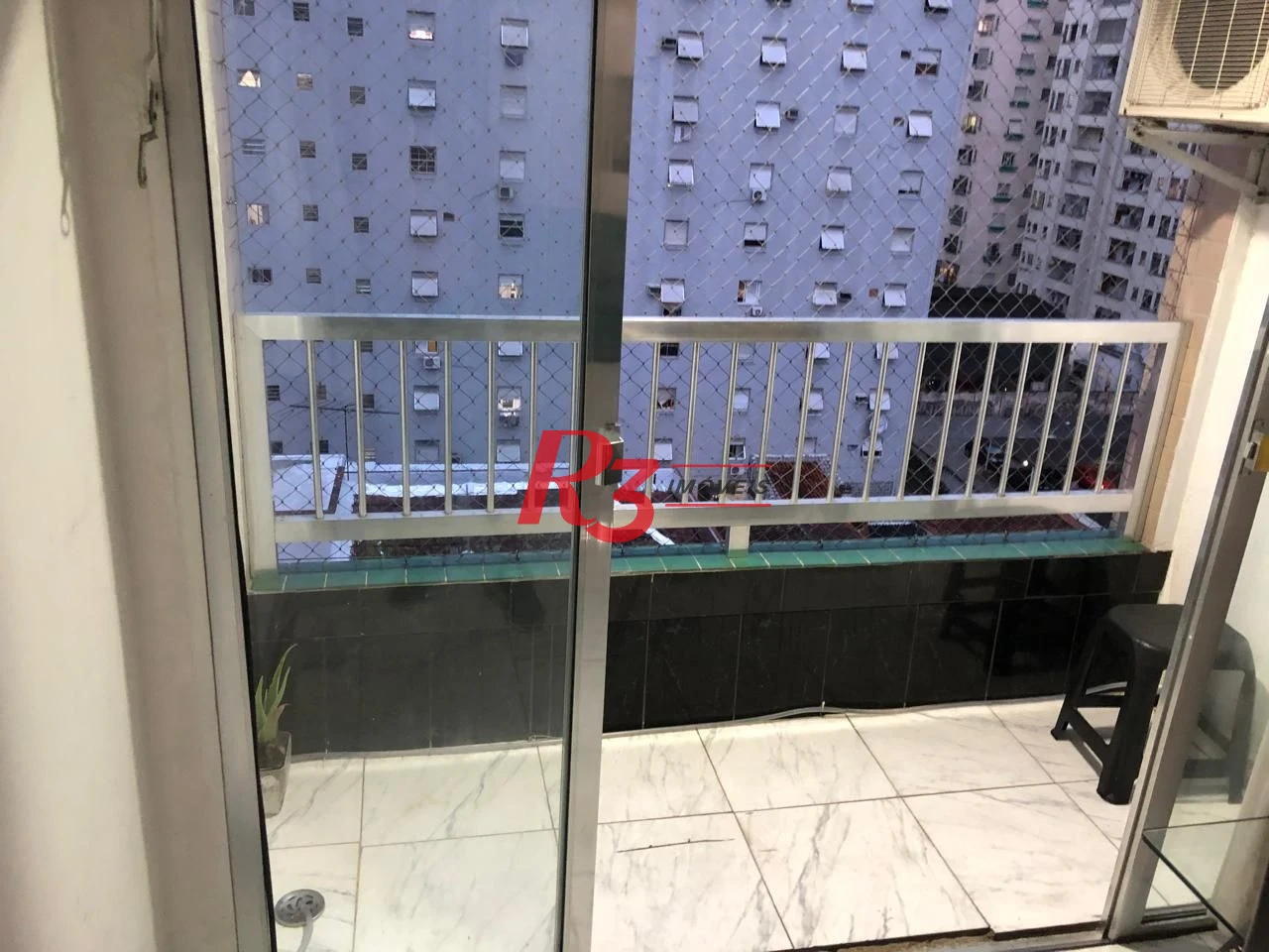 Apartamento com 2 dormitórios à venda, 98 m² por R$ 420.000,00 - Centro - São Vicente/SP
