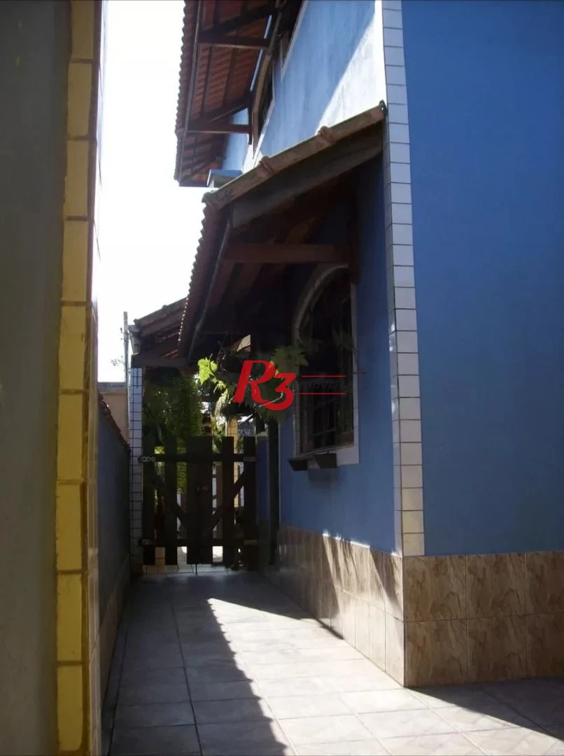 Sobrado com 3 dormitórios à venda, 163 m² por R$ 700.000,00 - Caneleira - Santos/SP