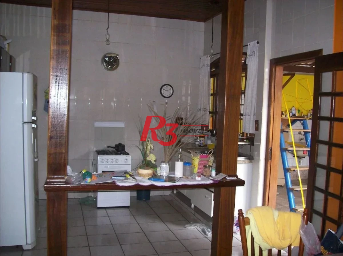 Sobrado com 3 dormitórios à venda, 163 m² por R$ 700.000,00 - Caneleira - Santos/SP
