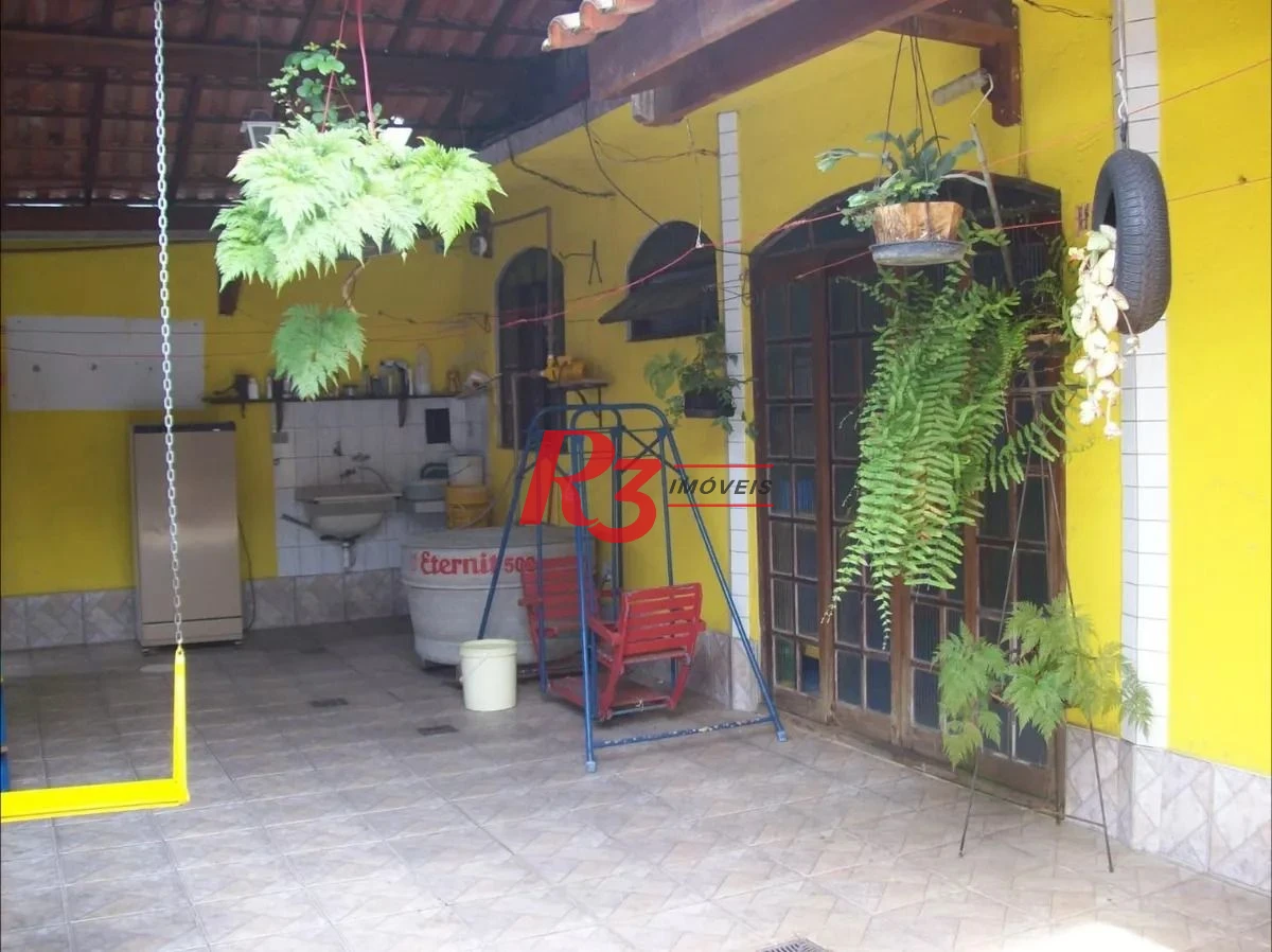 Sobrado com 3 dormitórios à venda, 163 m² por R$ 700.000,00 - Caneleira - Santos/SP