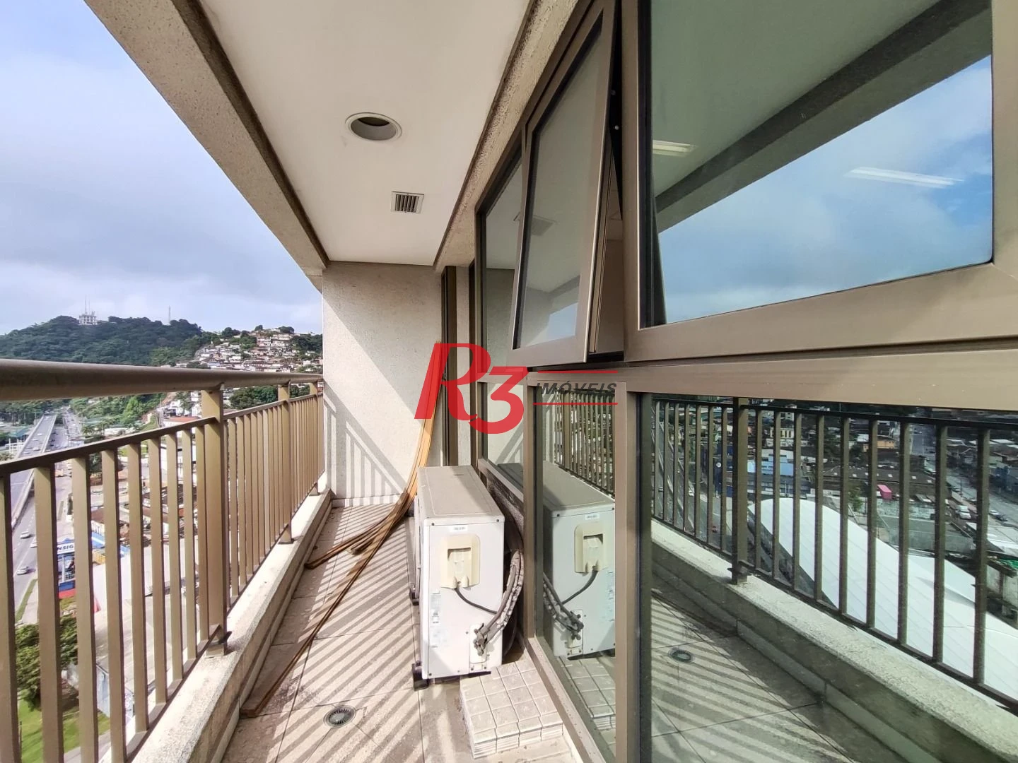 Sala à venda, 89 m² por R$320.000,00 - Valongo - Santos/SP