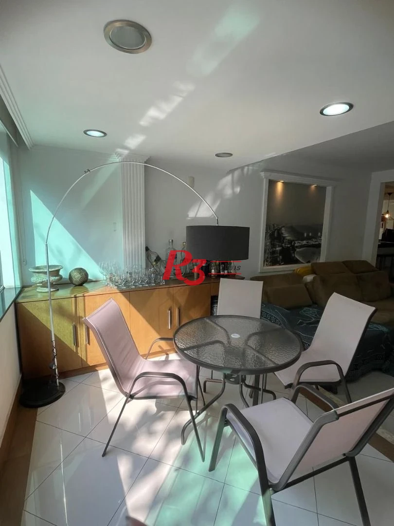 Boqueirão - 1 vaga  - Apartartamento de 2 dormitórios( atualmente revertido para 1 ) totalmente reformado - com planejados e churrasqueira