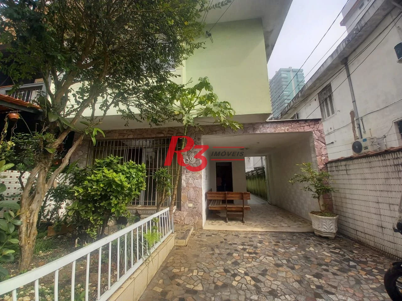 Sobrado com 4 dormitórios para alugar, 227 m² por R$ 12.000,00/mês - Boqueirão - Santos/SP