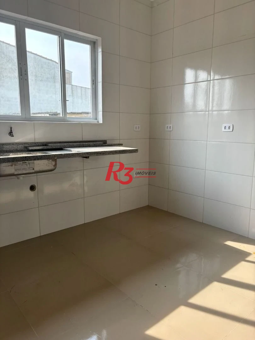 Casa com 2 dormitórios à venda, 80 m² por R$ 375.000,00 - Areia Branca - Santos/SP