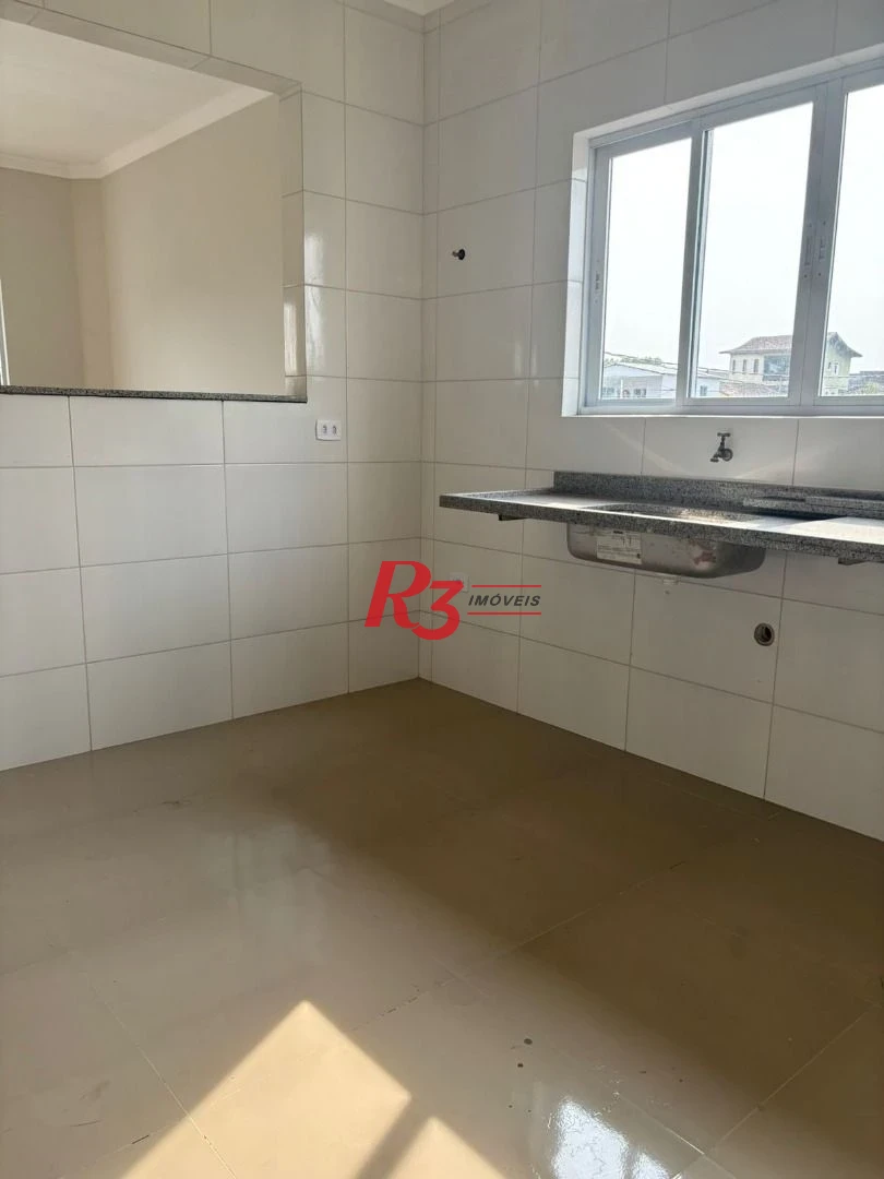 Casa com 2 dormitórios à venda, 80 m² por R$ 375.000,00 - Areia Branca - Santos/SP