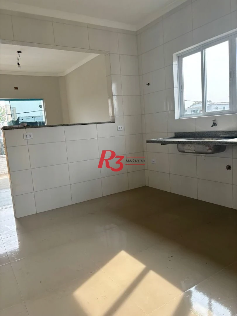 Casa com 2 dormitórios à venda, 80 m² por R$ 375.000,00 - Areia Branca - Santos/SP
