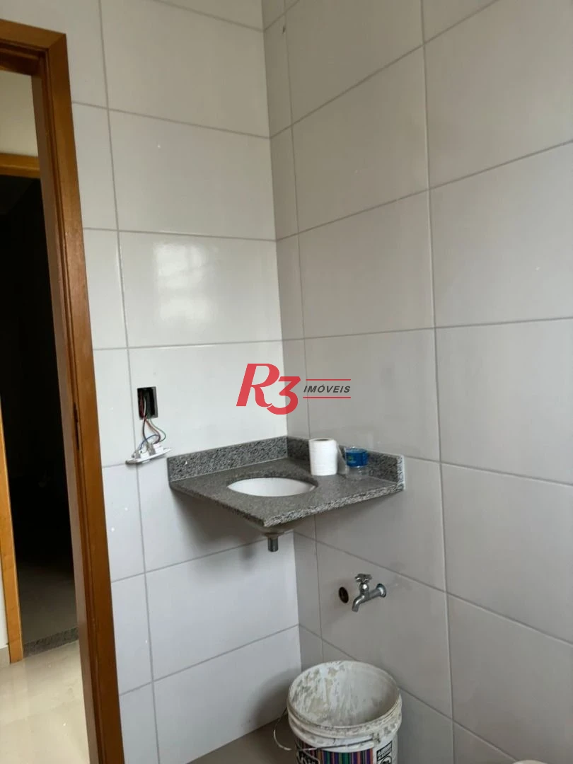 Casa com 2 dormitórios à venda, 80 m² por R$ 375.000,00 - Areia Branca - Santos/SP