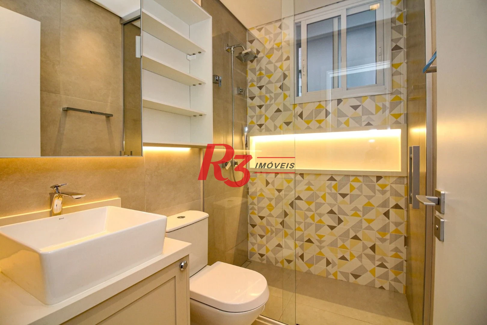 Casa com 3 suítes à venda, 300 m² por R$ 4.500.000 - Ponta da Praia - Santos/SP